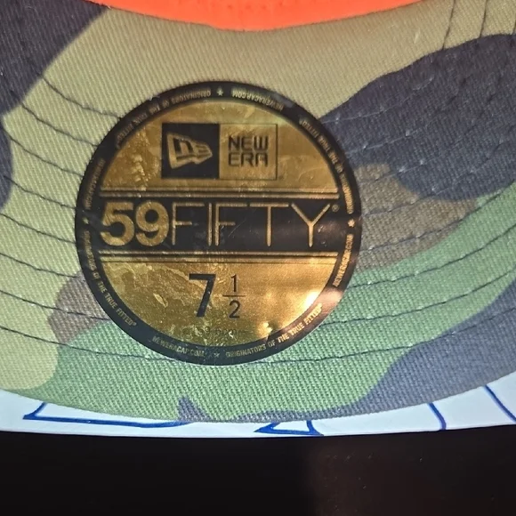 New Era NY Mets Bright Orange Cap with Camouflage Brim - Picture 2 of 10